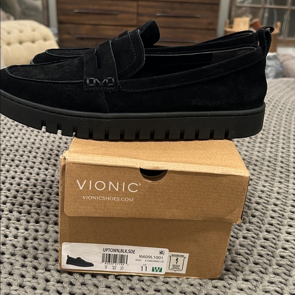 Vionic Women’s Vionic Uptown Loafer – Black Suede 11 Wide - Picture 3 of 7